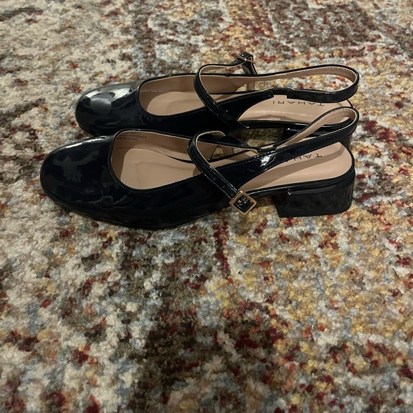 Tahari Navy Blue Patent Leather Women's Shoes - Picture 2 of 5